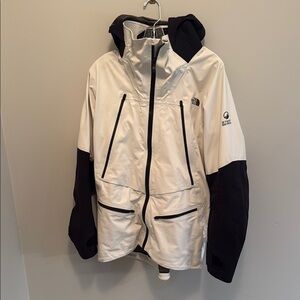 The North Face Women's White and Black Ski Jacket